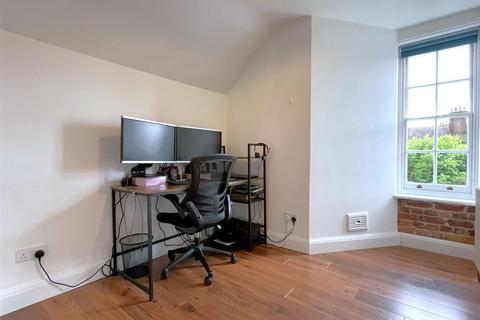 Flat 3, 25 Highland Road, Bromley, BR1 4AA