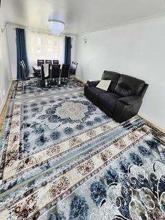 3 bedroom flat to rent, Cowbridge Lane, Barking IG11