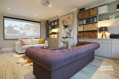 3 bedroom apartment for sale, Clifton Crescent, Folkestone CT20