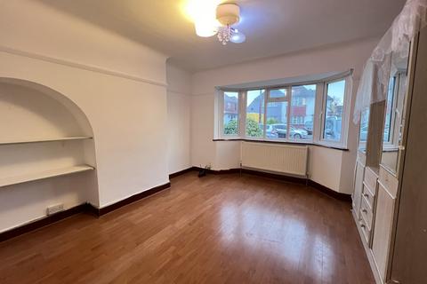 4 bedroom semi-detached house to rent, Woodham Road, London SE6