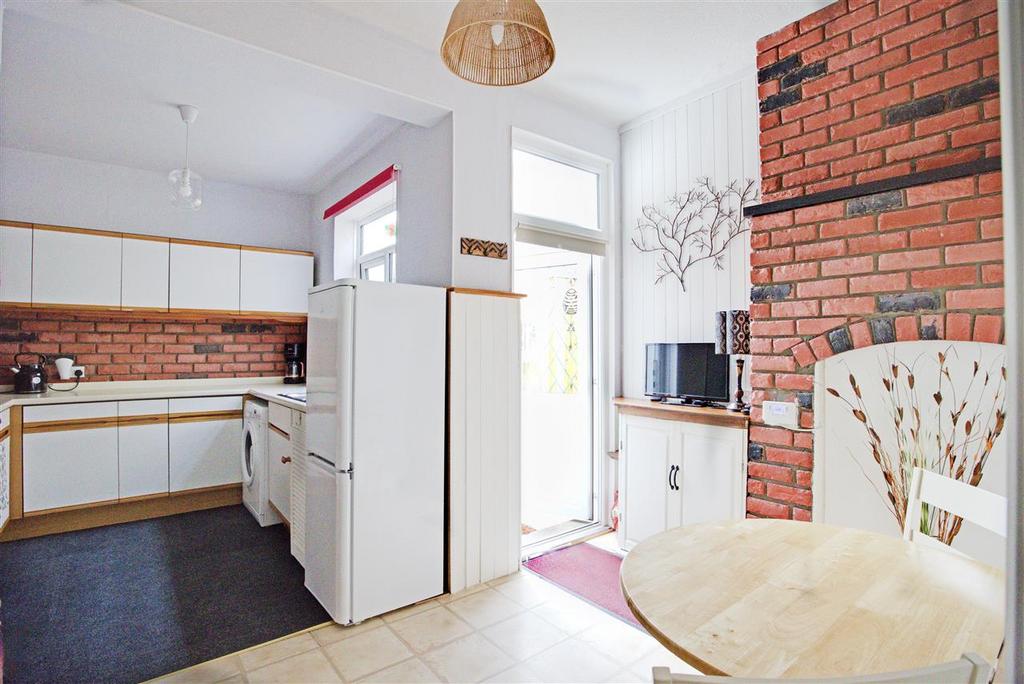 Kitchen /
