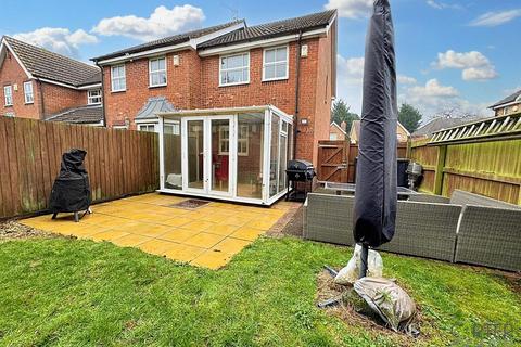 2 bedroom end of terrace house for sale, Robinia Close, Lutterworth