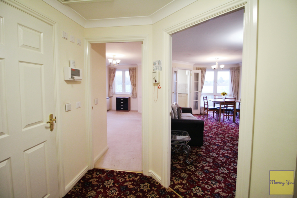 Hallway into rooms.JPG