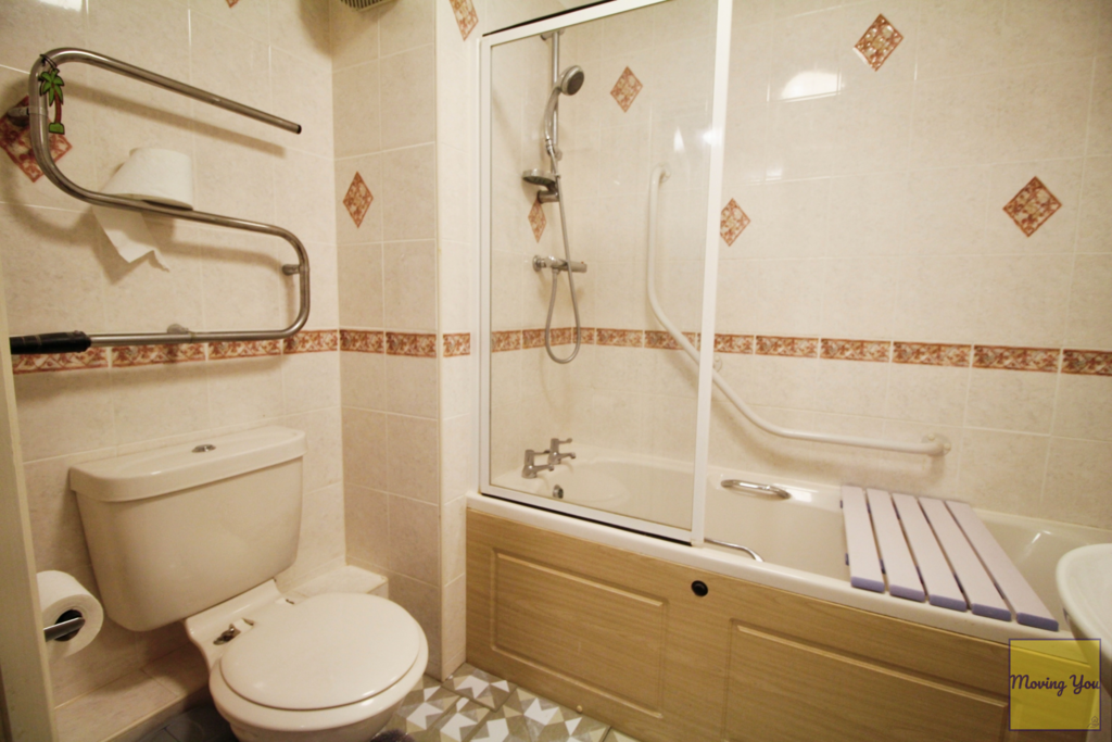Bathroom.JPG