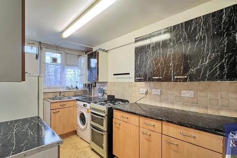 1 bedroom flat for sale, Ferraro Close, Hounslow TW5