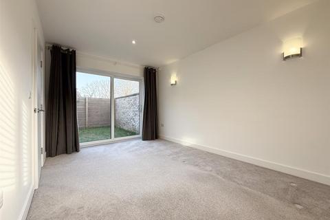 3 bedroom end of terrace house to rent, Gloucester Road, Cheltenham GL51 7BW