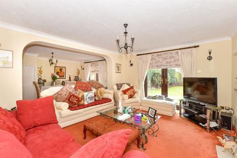 3 bedroom semi-detached house for sale, Markland Way, Uckfield, East Sussex