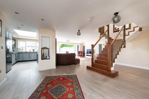 5 bedroom detached house to rent, Blakedown Road, Halesowen