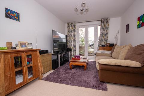 1 bedroom flat for sale, Flat 3, Anchorage Court, 19 Albert Way, East Cowes, Isle of Wight