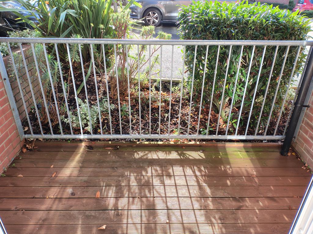 Decking anchirage