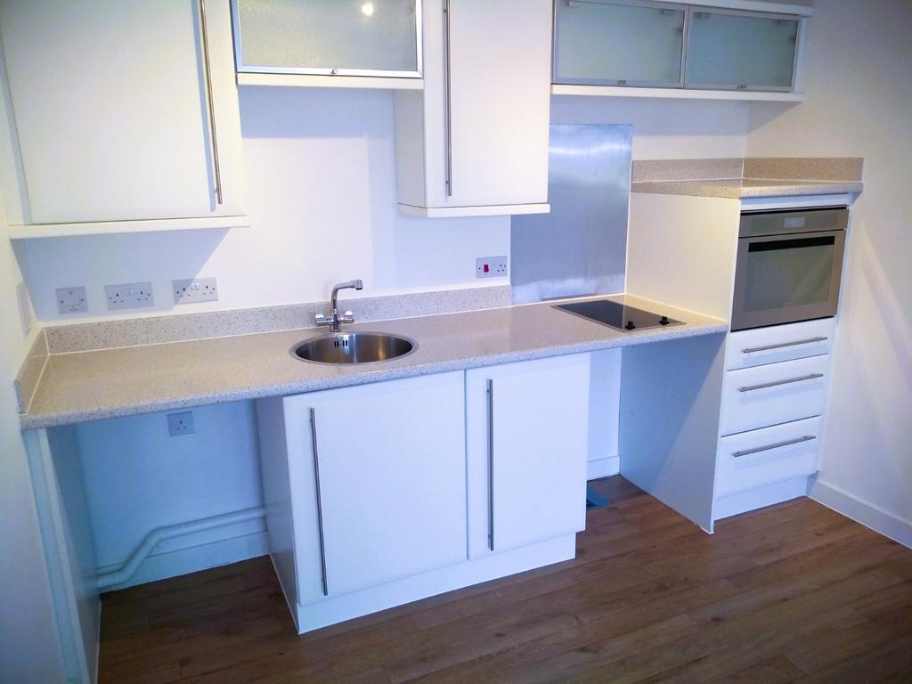Kitchen 1.JPG
