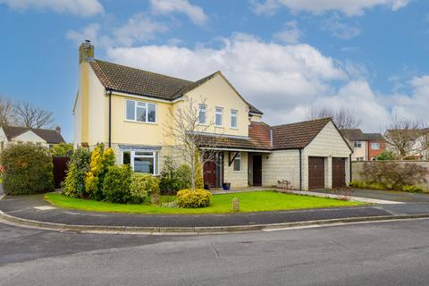 4 bedroom detached house for sale, Petvin Close, Street