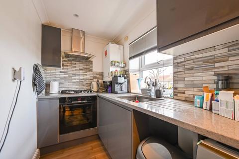 2 bedroom flat for sale, New Wanstead, Wanstead, London, E11