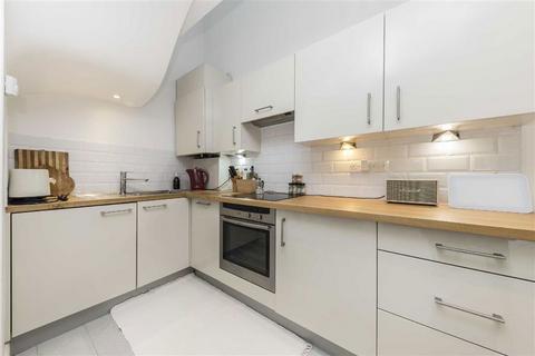 2 bedroom house to rent, Vulcan Road, London SE4