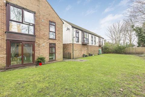 1 bedroom flat for sale, Albion Road, Hounslow TW3