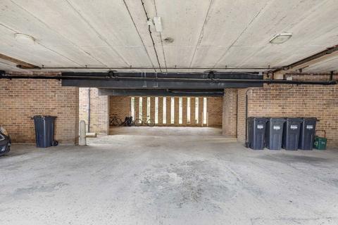 11, Celia Court Albion Road, Hounslow, TW3 3RS