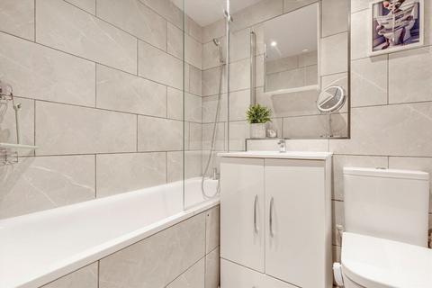 11, Celia Court Albion Road, Hounslow, TW3 3RS