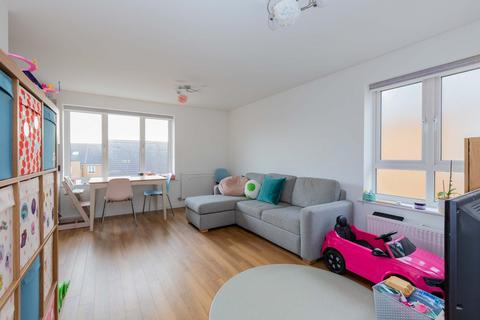undefined, Kenyon Way, Langley SL3