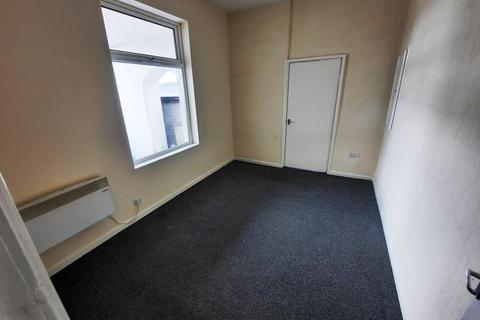 Studio to rent, Manchester Road, Bolton