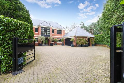 5 bedroom detached house for sale, Broadwater Close, Burwood Park, Walton-on-Thames, KT12