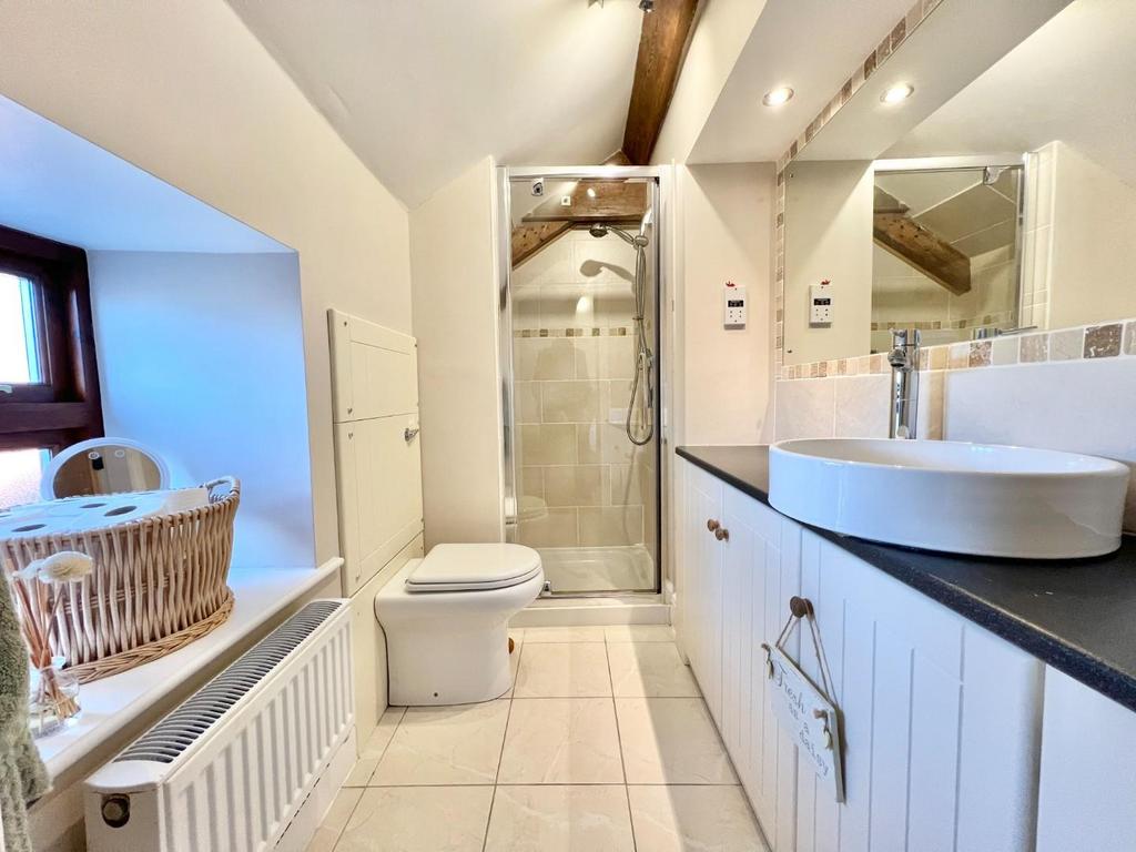 Bedroom Two en-suite