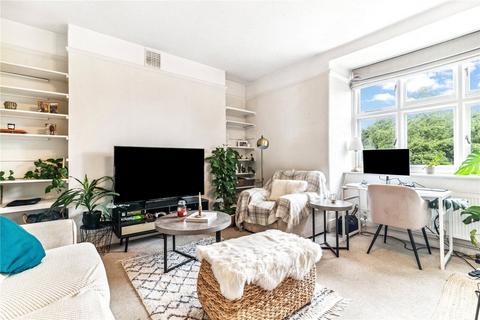 Prince of Wales Drive, London, SW11