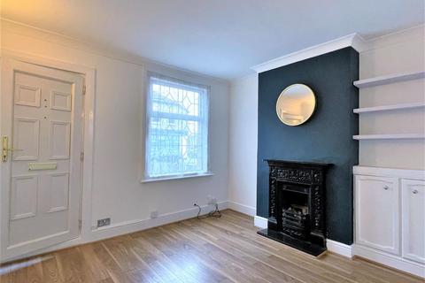 2 bedroom terraced house to rent, Chatterton Road, Bromley, BR2