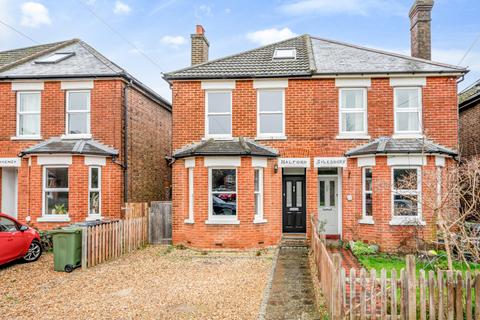 10 Caxton Gardens, Guildford, GU2 8AX