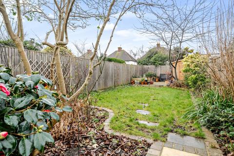 10 Caxton Gardens, Guildford, GU2 8AX