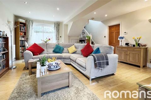 undefined, Villier Court, Villier Street, Uxbridge
