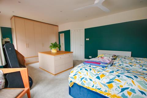 34 Cobden Crescent, Southampton, SO18 4EW