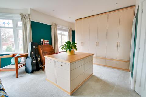 34 Cobden Crescent, Southampton, SO18 4EW
