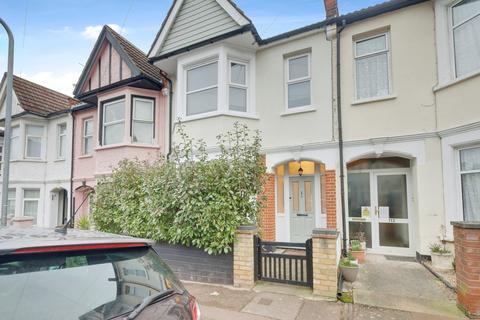 3 bedroom terraced house for sale, Ramuz Drive, Westcliff-on-sea, SS0