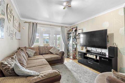 3 bedroom semi-detached house for sale, Swan Road, Hailsham