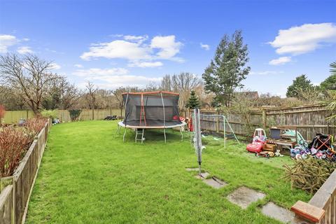 3 bedroom semi-detached house for sale, Swan Road, Hailsham