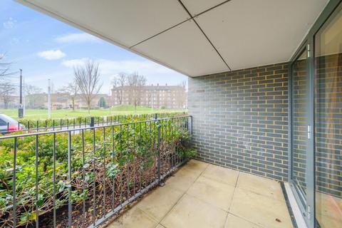 2 bedroom flat for sale, Offenham Road, Oval