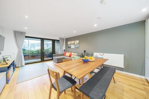 2 bedroom flat for sale, Offenham Road, Oval