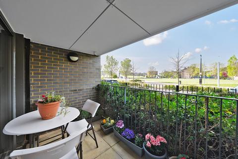 2 bedroom flat for sale, Offenham Road, Oval, London, SW9
