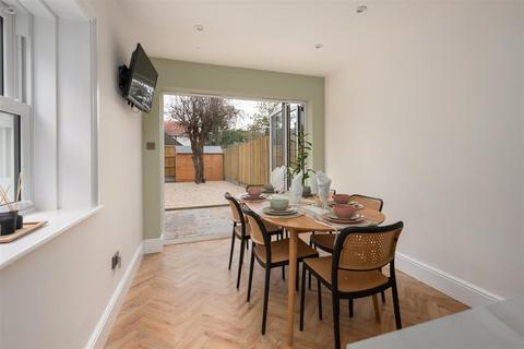 3 bedroom terraced house for sale, Regent Street, Whitstable