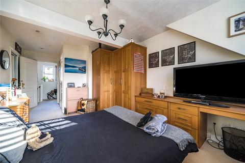9 Mallards Way, Lightwater, GU18 5ND