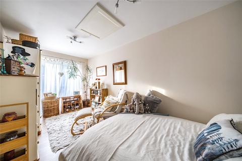9 Mallards Way, Lightwater, GU18 5ND