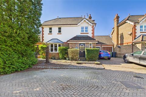9 Mallards Way, Lightwater, GU18 5ND