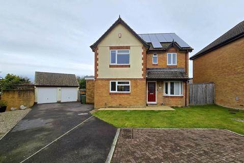 4 Cromwell Close, Torrington, EX38 7DF