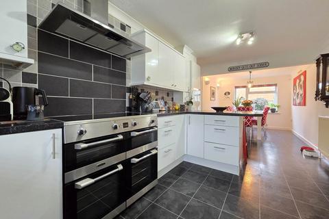 4 Cromwell Close, Torrington, EX38 7DF