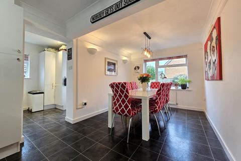 4 Cromwell Close, Torrington, EX38 7DF