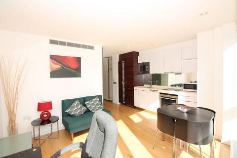 Studio to rent, Ontario Tower, Fairmont Avenue