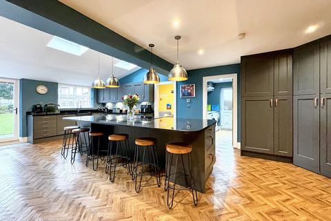 16 Dales Lane, Whitefield, Manchester, M45 7WW