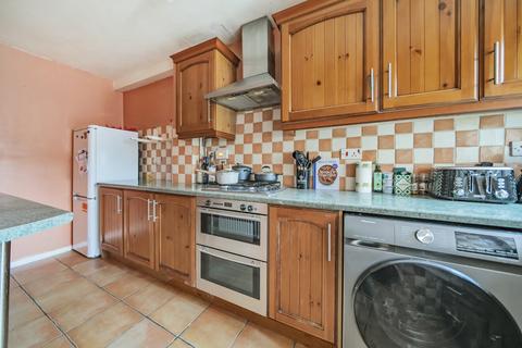 2 bedroom end of terrace house for sale, Shaftesbury Mount, Blackwater, Camberley, Hampshire, GU17