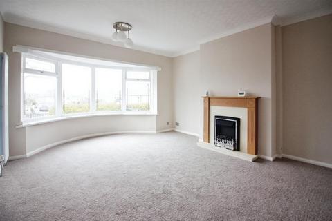 2 bedroom semi-detached bungalow for sale, Kingswear Rise, Leeds LS15