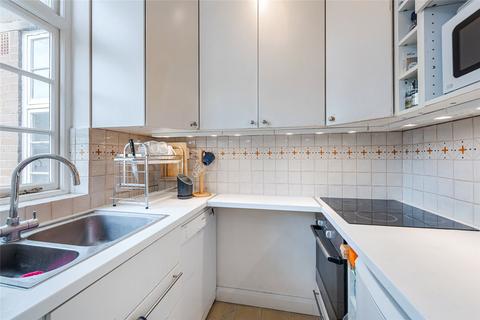 Studio to rent, Morpeth Terrace, London, UK, SW1P